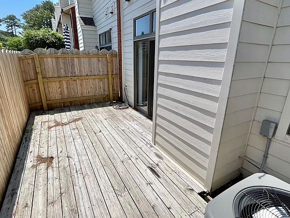 4th image of 752 Coquina Ln