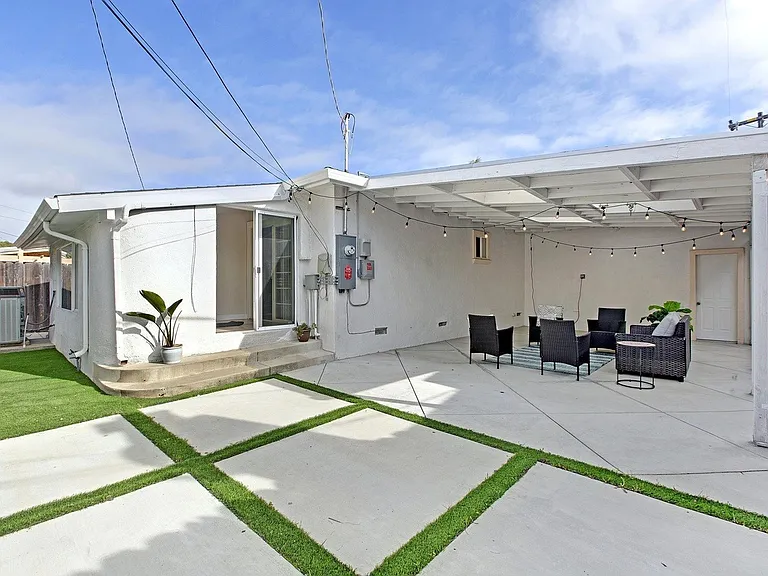 809 Gridley St — Photo 3