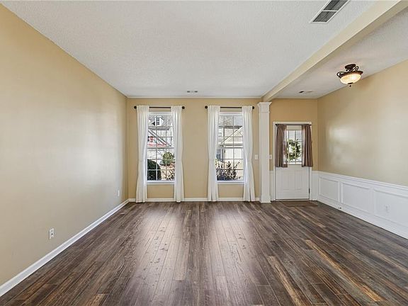 2nd image of 3320 Ridgefair Dr