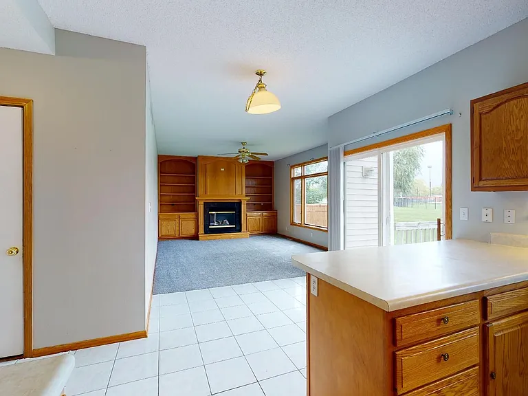 2504 Somerset Dr — Photo 6