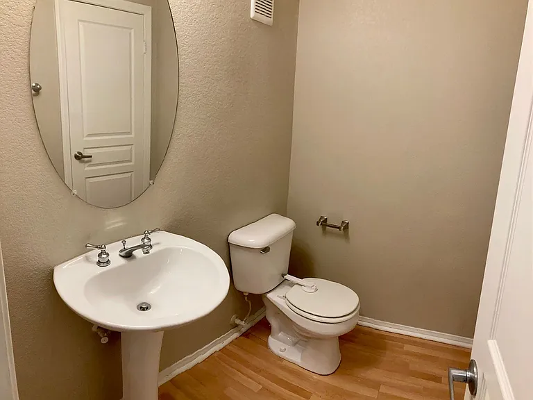 656 Peachy Canyon Cir #102 — Photo 8