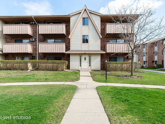 2nd image of 11 Cedar Ct APT 12
