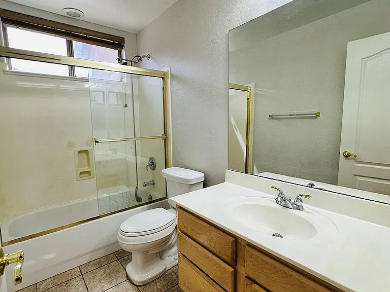672 W Raven Dr — Photo 18