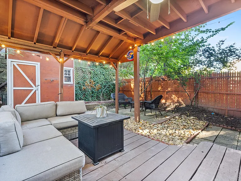 53 Falcon St — Photo 14