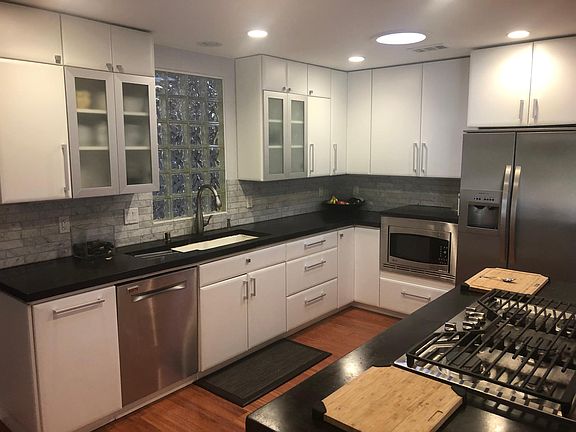 4th image of 1241 Theresa Ave