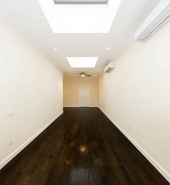 4th image of 106 Bedford Ave #4RKA
