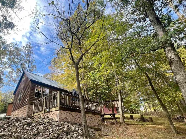 20 Mark Dr, Goreville, IL 62939