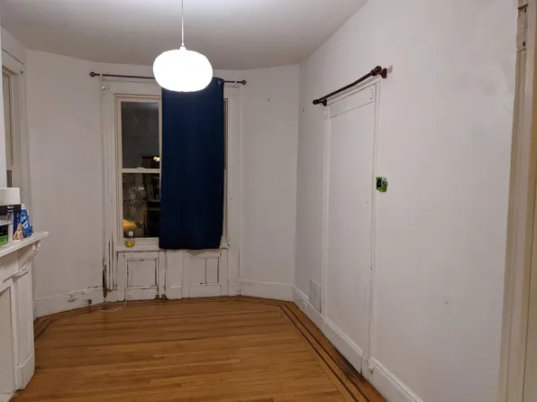 32 Storms Avenue image 10 of 11