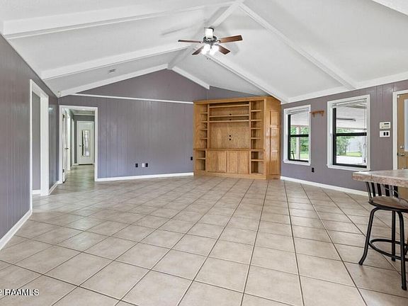 4th image of 107 Thorn Dr #1