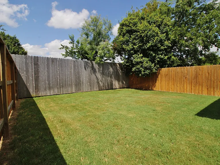 1231 Old FM 306 — Photo 12