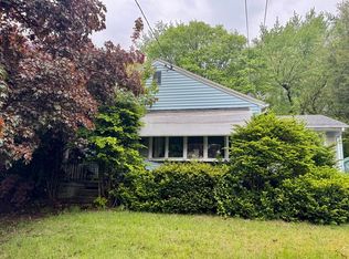 210 Shaker Rd, East Longmeadow, MA 01028