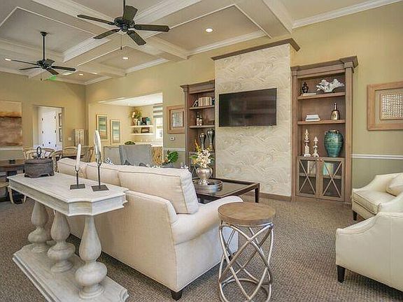 4th image of 10426 Royal Cypress Way