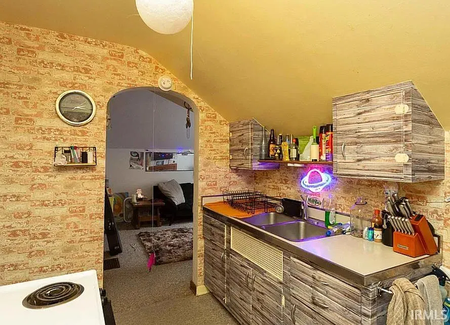 1 bed, 1.0 bath, 400 sqft, $725 — Photo 2