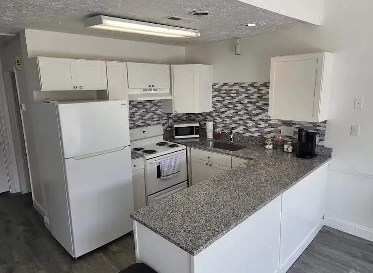1 bed, 1150 sqft, $1,600 — Photo 4