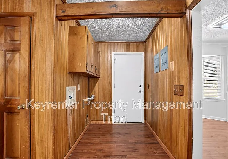 5108 Lakeshore Ct — Photo 23