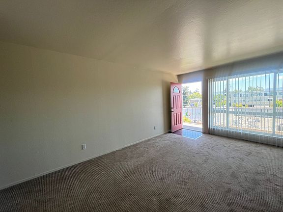 3rd image of 1050 Beech St APT 113