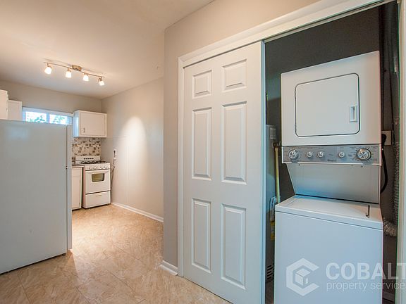 5th image of 767 Greenwood Ave NE #3