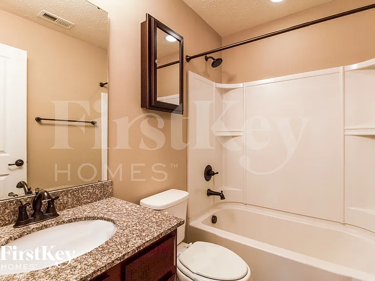 5312 Venetian Way — Photo 14