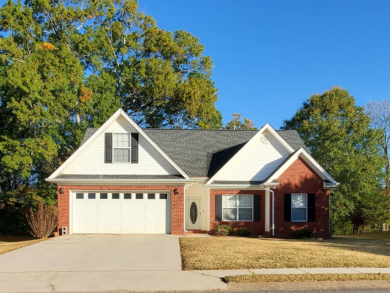 4 bed, 1600 sqft, $2,550 — Photo 1