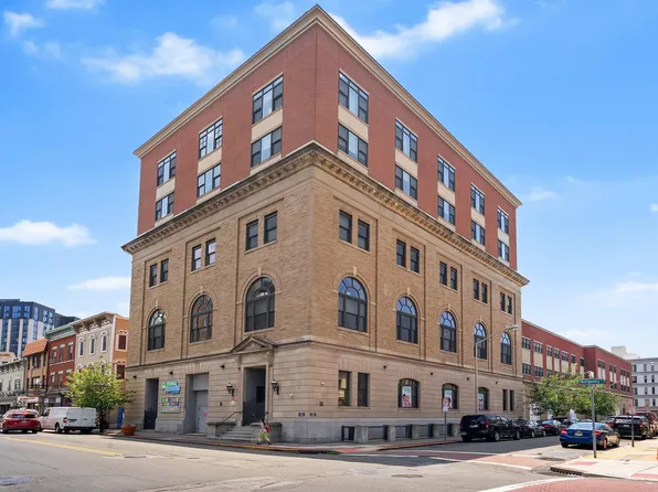 769 Montgomery St #211, Jersey City, NJ 07306