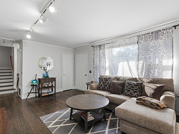 3rd image of 1810 Ashby Rd