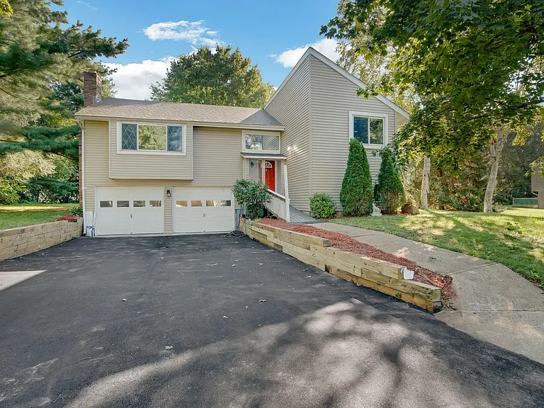 261 Skyline Dr — Photo 44