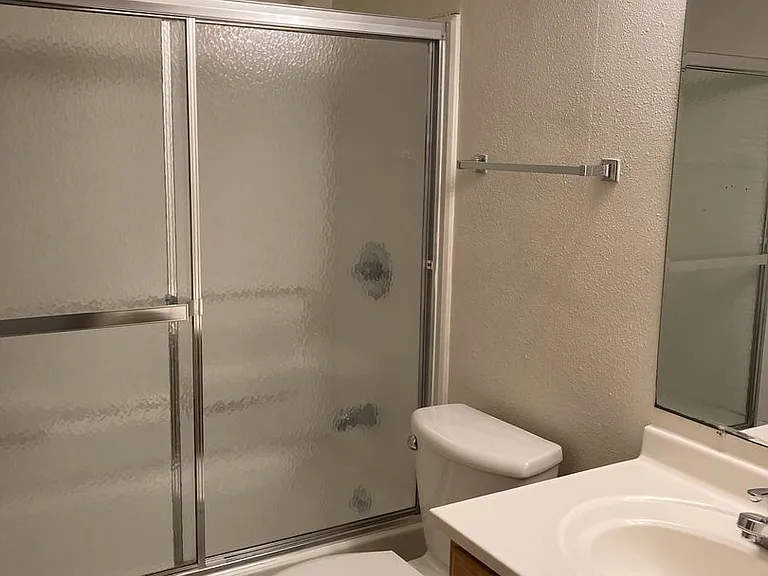 Pleasant Court Apartments — Photo 24