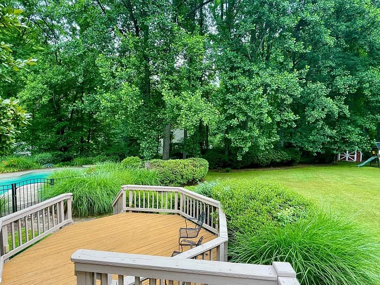 11002 Warwickshire Dr — Photo 51