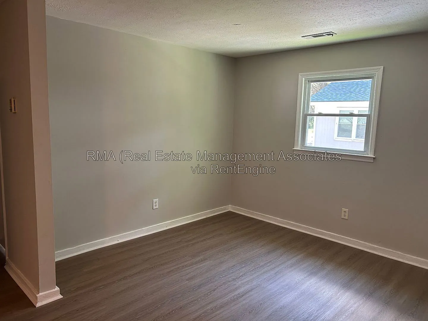 2 bed, 1.0 bath, 687 sqft, $725 — Photo 2