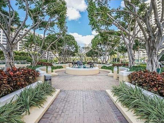 4th image of 848 Brickell Key Dr APT 1104