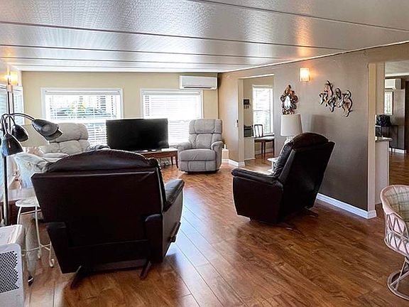 2nd image of 25608 Carnation Ct #L-092