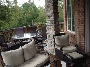 570 Random Oaks Ln, Hamilton, OH 45013