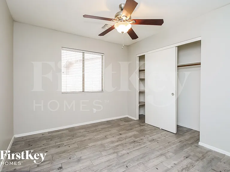 2968 E Silverbell Rd — Photo 12