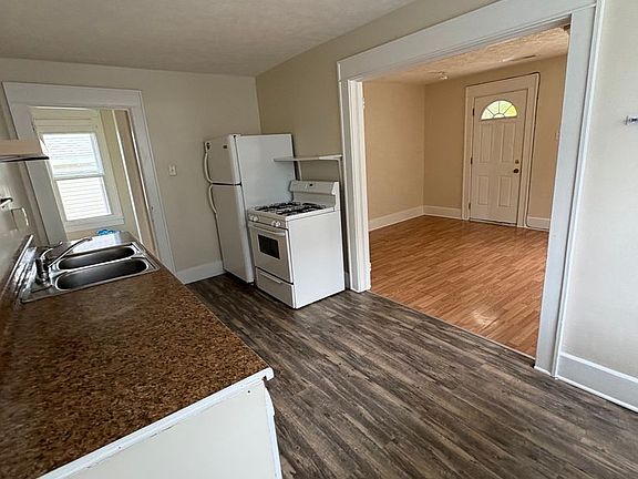 3rd image of 509 Locust Ave