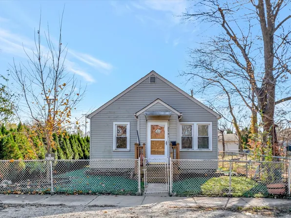 2741 John St, Blue Island, IL 60406