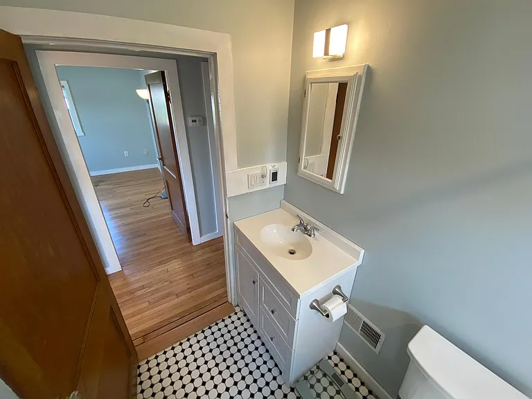 3 Genesee Ave — Photo 17