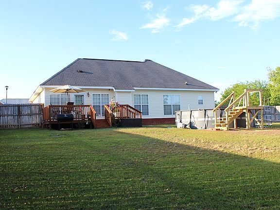 3rd image of 102 Powder Horn Dr