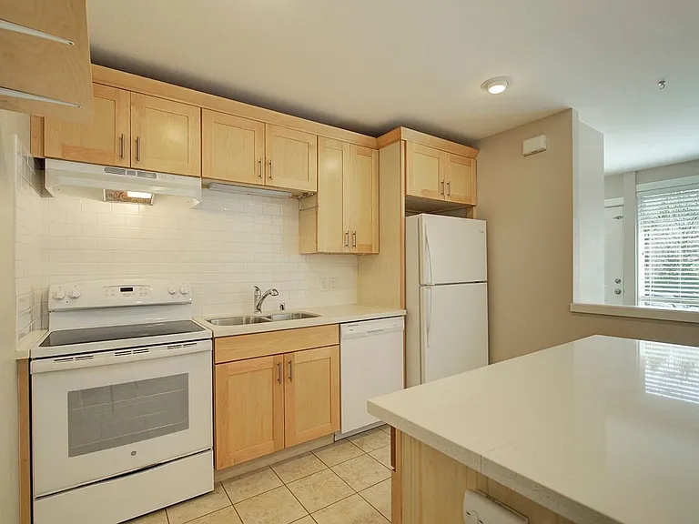 9840 NE 116th Street — Photo 25