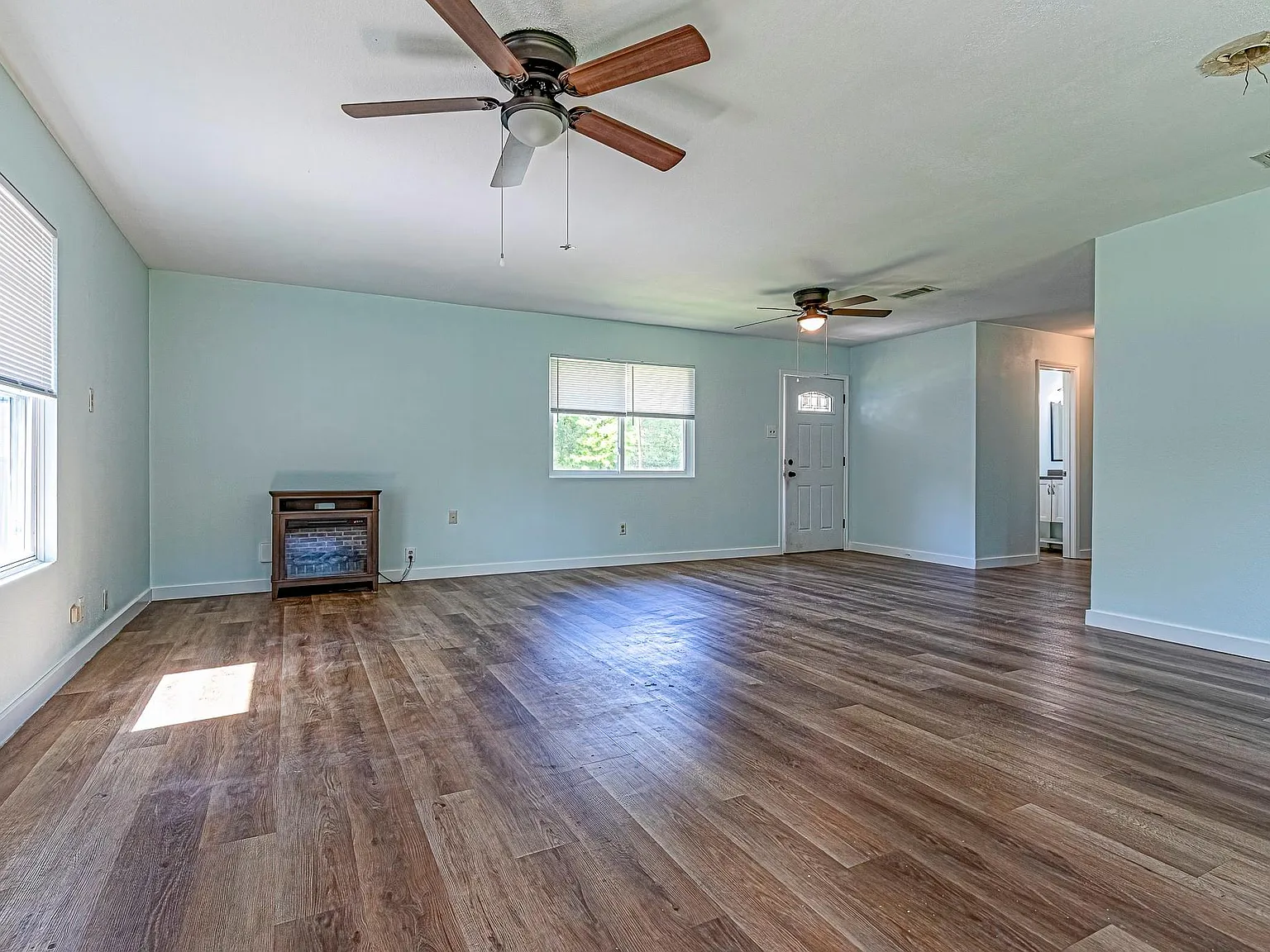 2 bed, 1.0 bath, 1152 sqft, $1,400 — Photo 3