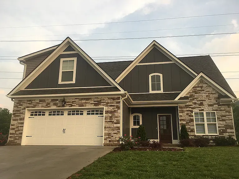 2566 Waterhaven Dr — Photo 1