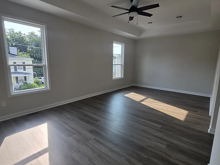 479 Byrne St — Photo 11