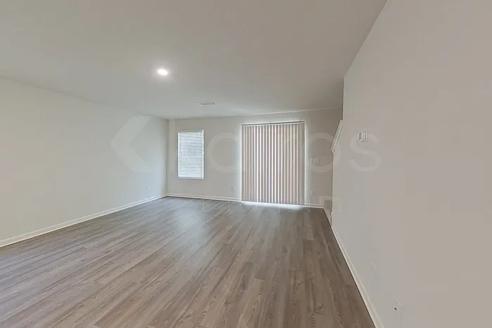 3 bed, 2.5 bath, 1648 sqft, $1,675 — Photo 3