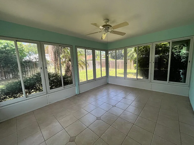 2452 Appalachian Dr — Photo 17