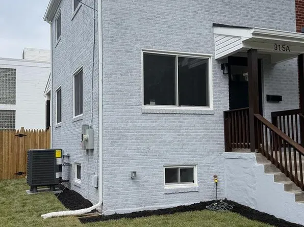 315 E Raymond Ave #A, Alexandria, VA 22301