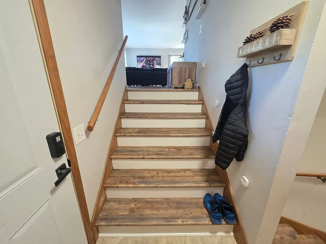 3 bed, 2.0 bath, 2140 sqft, $2,200 — Photo 3