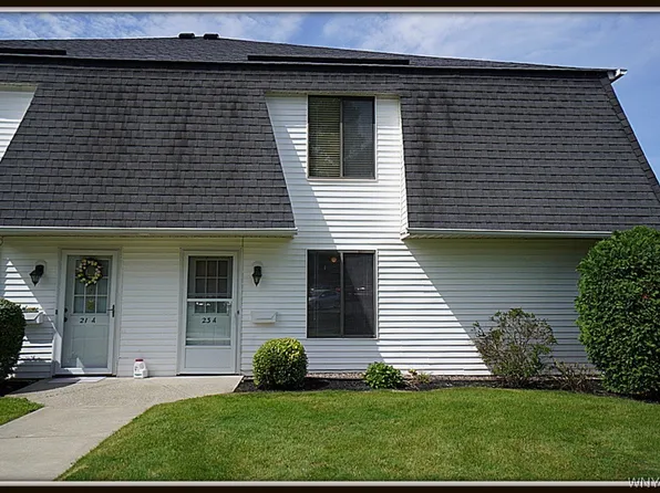 23 Foxberry Dr #A, Getzville, NY 14068