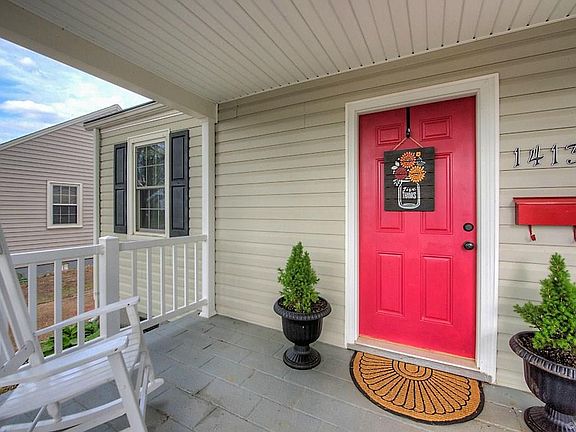 3rd image of 1413 Carter St