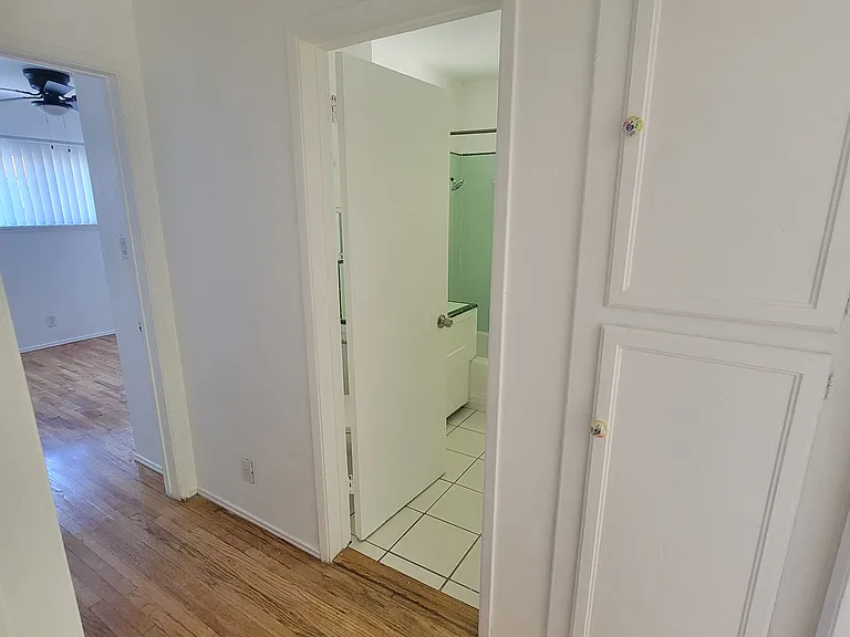 13842 Burbank Blvd #13842 — Photo 7