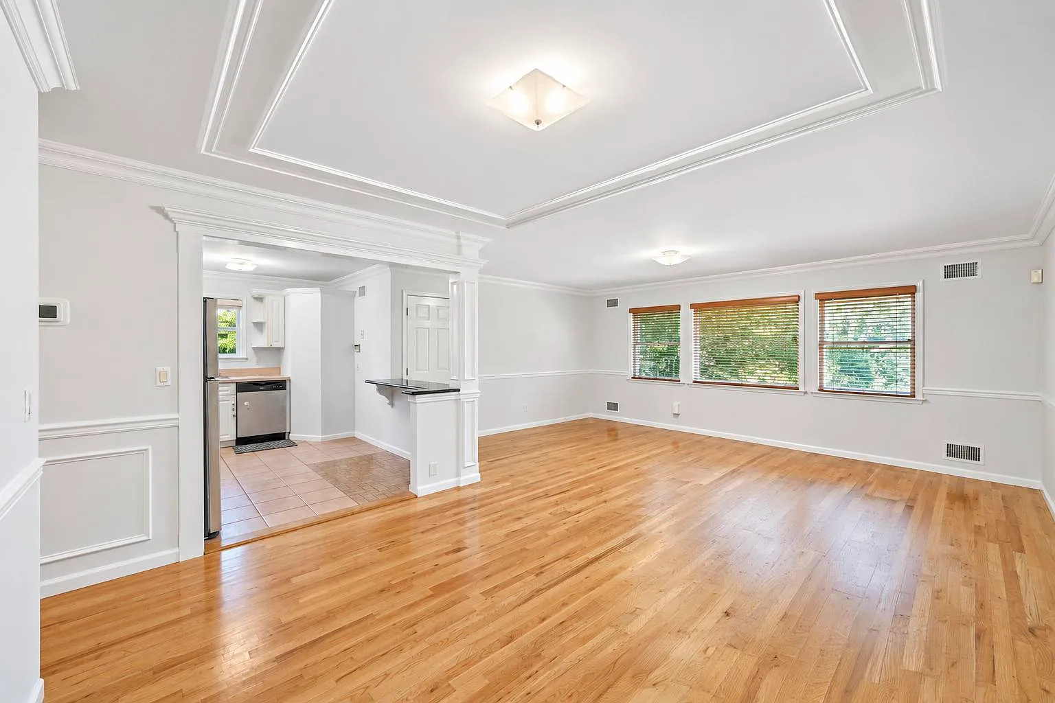 18 Hillcrest St — Photo 1