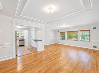 18 Hillcrest St, Huntington, NY 11743